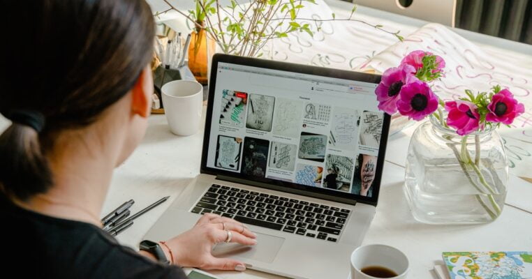 a manfaat website perusahaan juga memengaruhi keberlangsungan bisnis.