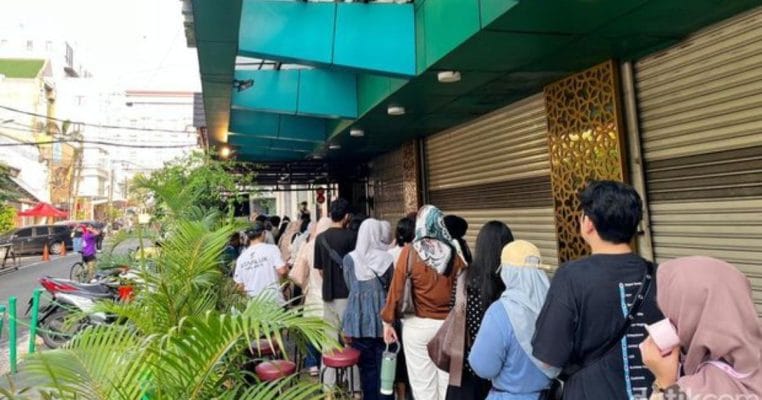 Bisnis Titip Antre