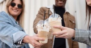 10+ Peluang Bisnis Minuman Kemasan Cup yang Menguntungkan