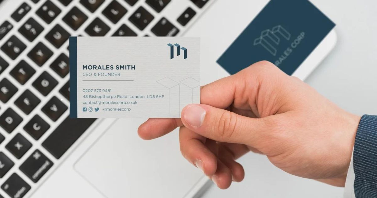 9 Manfaat Kartu Nama Bisnis bagi Profesional dan Perusahaan