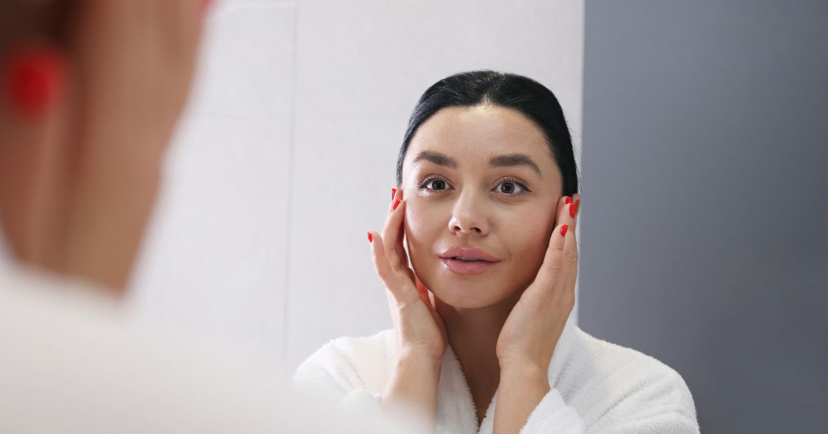 8 Jenis Skincare yang Laris di Pasaran, Apa Saja? 9 jenis skincare yang laris di pasaran