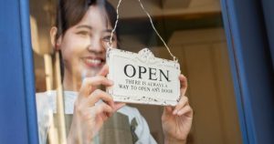 8 Perbedaan Soft Opening dan Grand Opening dalam Bisnis, Wajib Tahu!