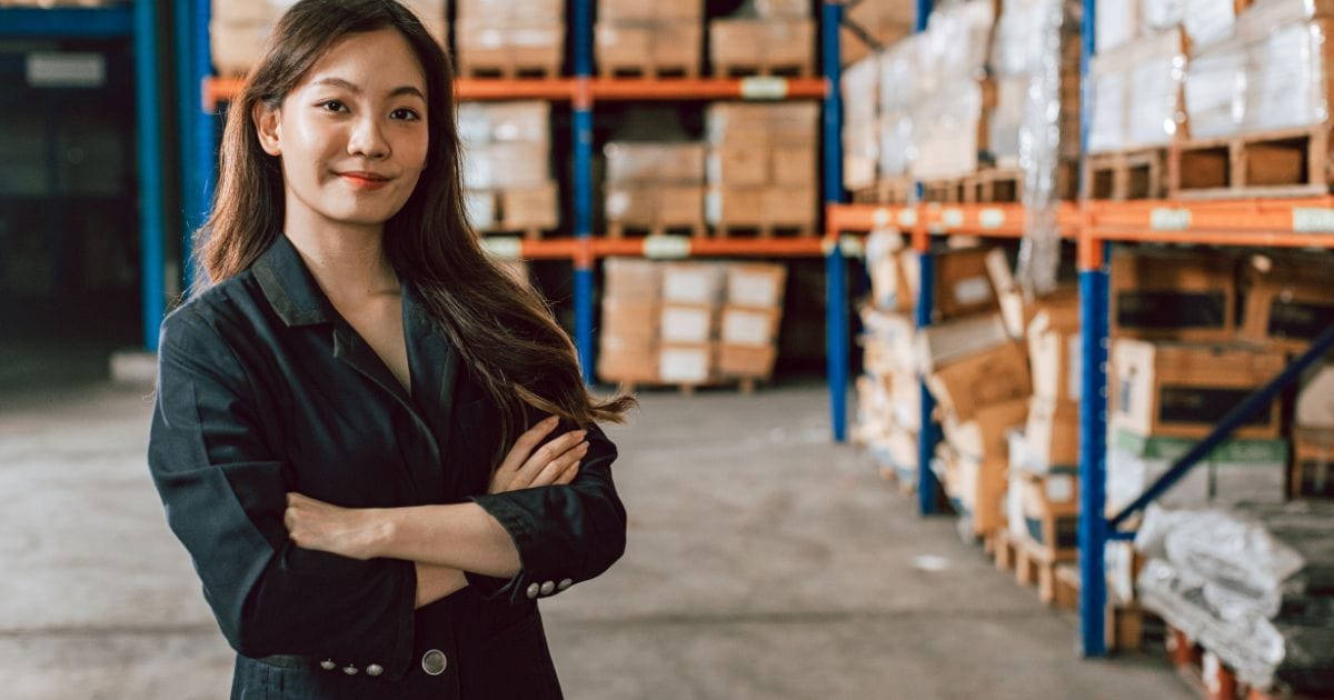 purchasing staff adalah